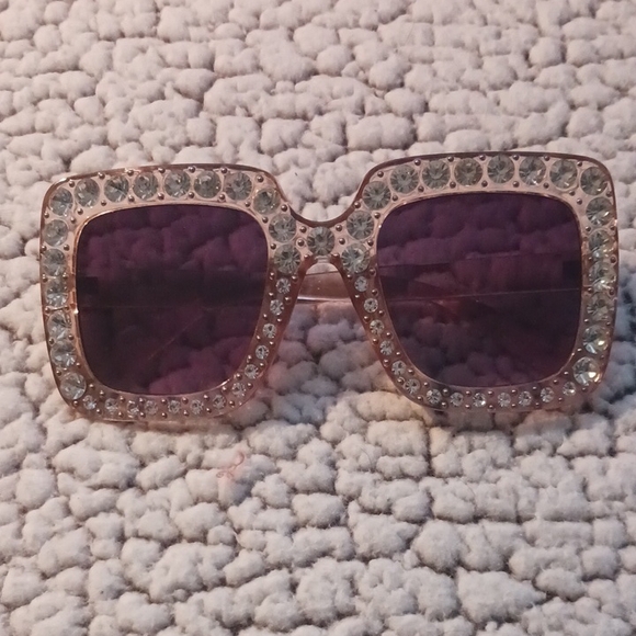 wild fable Accessories - Elegant Crystal-Embellished Sunglasses - Rose Gold
